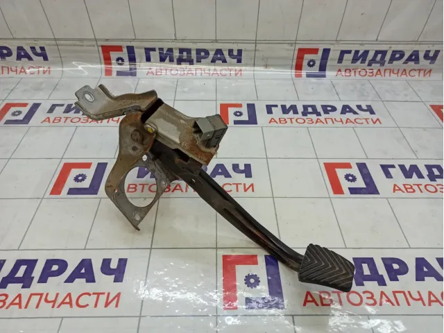 Педаль тормоза Hyundai Solaris 328001R100