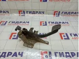 Педаль сцепления Hyundai Solaris 328021R100