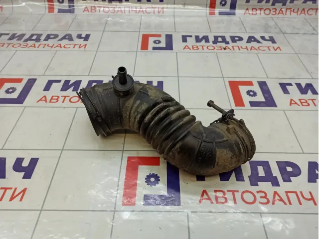 Патрубок воздушного фильтра Hyundai Solaris 281381R010