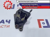 Кронштейн двигателя правый Hyundai Solaris 21670-2B100.