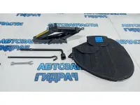 Домкрат Hyundai Solaris 09110-3X100. В сборе.