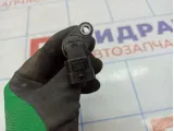 Датчик положения распредвала Hyundai Solaris 39350-2B000.