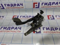 Педаль сцепления Hyundai Solaris 328021R100.