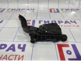 Педаль газа Hyundai Solaris 327001J600.