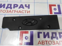 Накладка декоративная Hyundai Solaris 224052B000. На клапанную крышку.