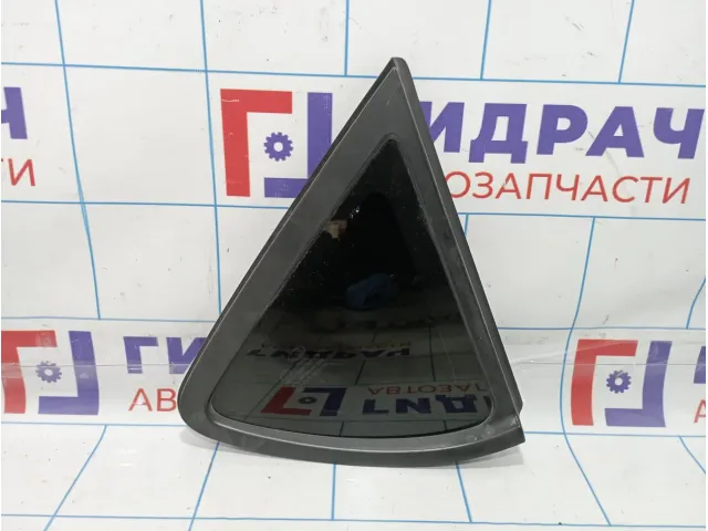 Стекло кузовное глухое правое Hyundai Solaris 87820-4L200