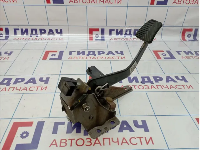 Педаль сцепления Hyundai Solaris 32802-1R100