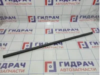 Уплотнитель стекла двери передней правой Hyundai Solaris 822411R0004X