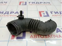 Патрубок воздушного фильтра Hyundai Solaris 28138-1R010