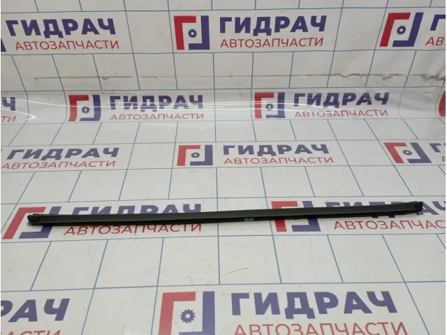 Уплотнитель стекла двери задней правой Hyundai Solaris 832411R0004X