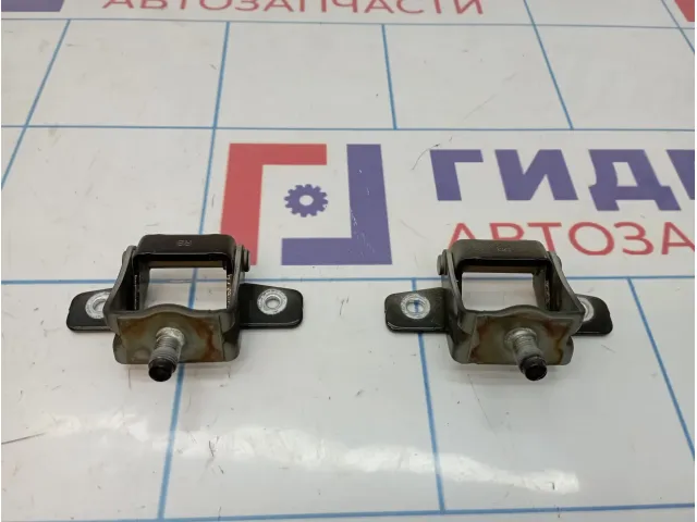 Петли двери багажника Hyundai Solaris 79770-1J000