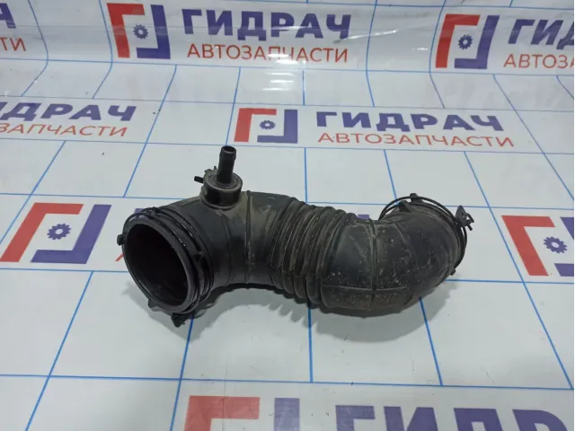 Патрубок воздушного фильтра Hyundai Solaris 28138-1R010