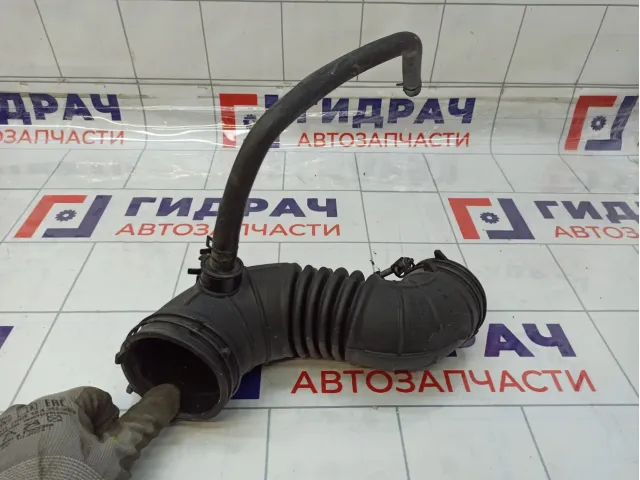 Патрубок воздушного фильтра Hyundai Solaris (RB) 28138-1R010