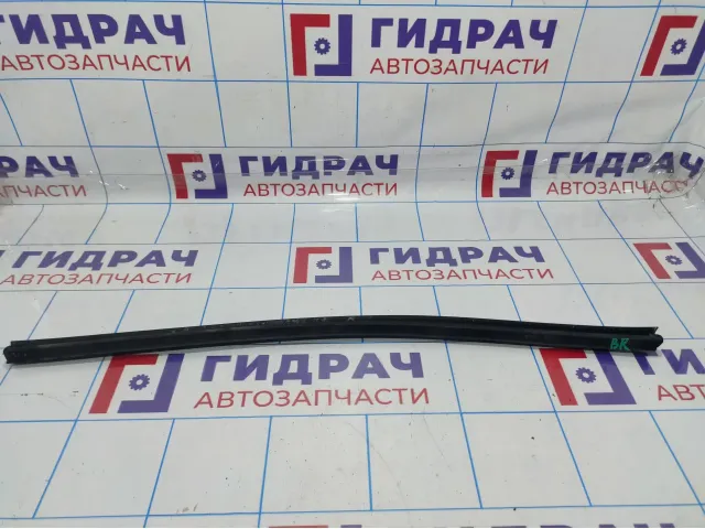 Уплотнитель стекла двери задней правой Hyundai Solaris 832410U0004X