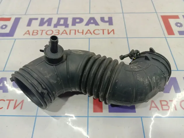 Патрубок воздушного фильтра Hyundai Solaris 28138-1R010