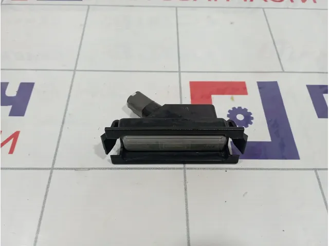 Фонарь подсветки номера правый Hyundai Solaris (RB) 92502-1H500