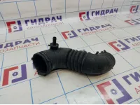 Патрубок воздушного фильтра Hyundai Solaris 28138-1R010