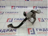 Педаль тормоза Hyundai Solaris 32800-1R100