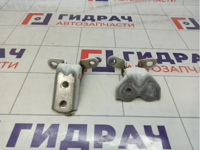 Петли двери передней левой Hyundai Solaris