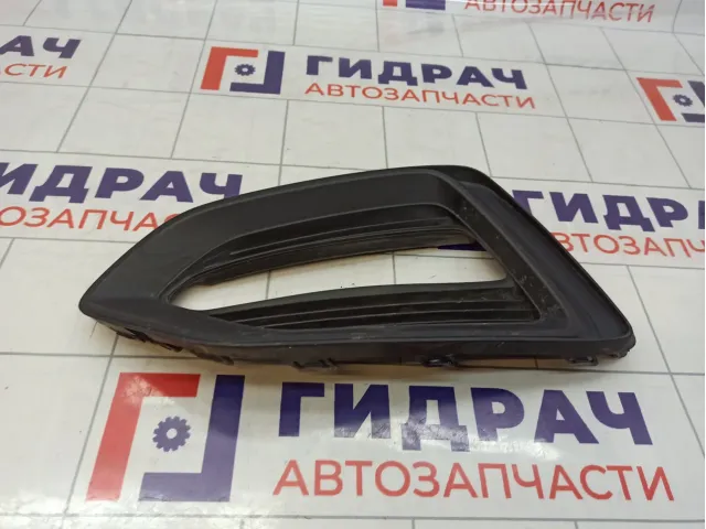 Рамка противотуманной фары левой Hyundai Solaris 86521-H5000