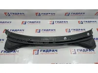 Решетка стеклоочистителя Hyundai Solaris 2 86150-H5000. Дефект.