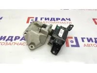 Опора КПП левая Hyundai Solaris 2 21830-H5100. С кронштейном.