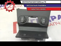 Накладка декоративная Hyundai Solaris 2 84621H51004X. С гнездом розетки.