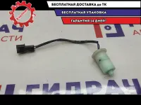 Датчик уровня в бачок омывателя Hyundai Solaris 2 98520-H5000.