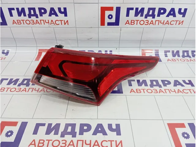 Фонарь задний наружный правый Hyundai Solaris 92402-H5000