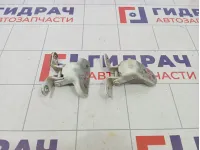 Петли двери задние левые Hyundai Solaris