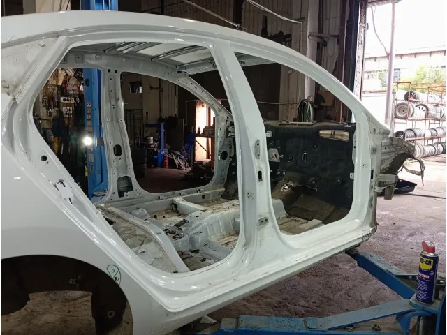 Порог со стойкой правый Hyundai Solaris