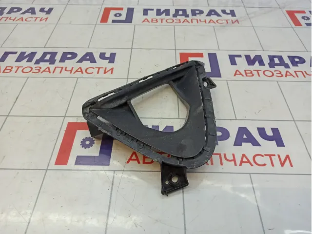 Рамка противотуманной фары левой Hyundai Solaris 86521-H5500