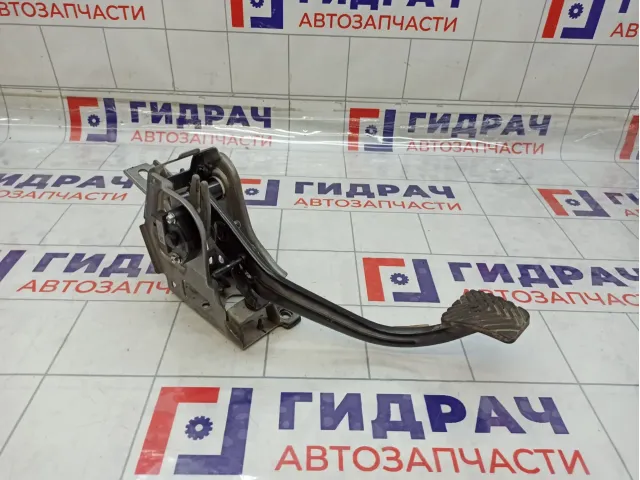Педаль сцепления Hyundai Solaris 32802H8100
