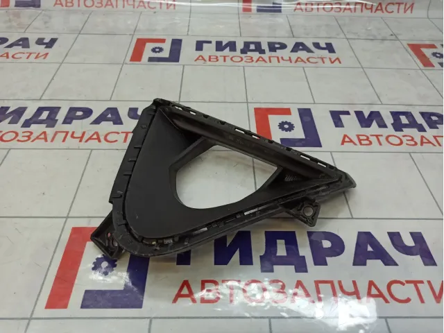 Рамка противотуманной фары левой Hyundai Solaris 86521H5500