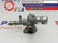 Фланец двигателя системы охлаждения Hyundai Solaris 2 25620-2B003. С датчиком.