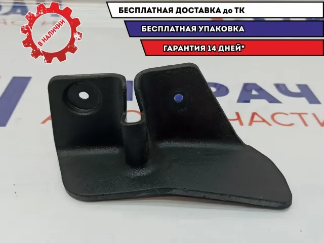 Брызговик задний правый Hyundai Solaris 2 86828-H5000. Перед колесом.