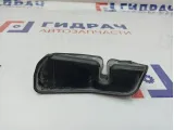 Брызговик задний правый Hyundai Solaris 2 86828-H5000. Перед колесом.