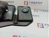 Брызговик задний правый Hyundai Solaris 2 86828-H5000. Перед колесом.