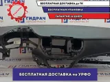 Торпедо Hyundai Solaris 2 . Царапины.