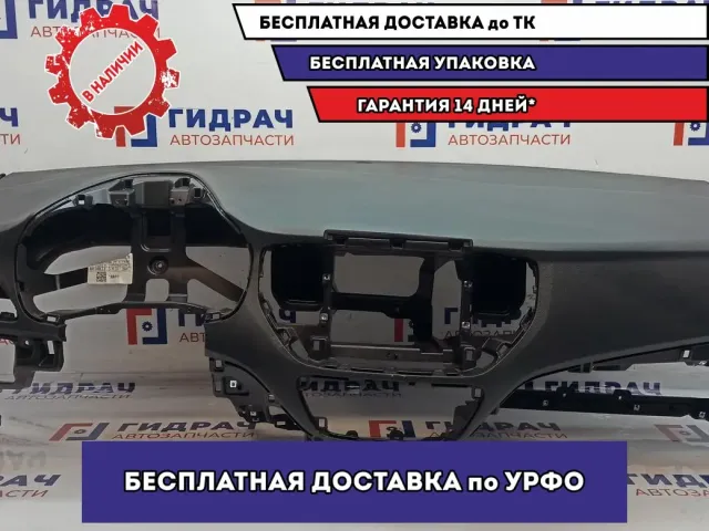 Торпедо Hyundai Solaris 2 . Царапины.