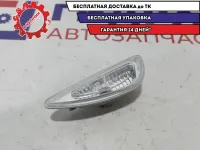 Повторитель на крыло левый белый Hyundai Solaris 2 92303-H5000.