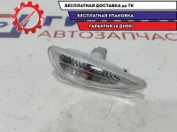 Повторитель на крыло правый белый Hyundai Solaris 2 92304-H5000.