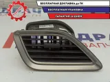 Дефлектор воздушный левый Hyundai Solaris II 97480-H5000-XDR.