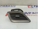Дефлектор воздушный левый Hyundai Solaris II 97480-H5000-XDR.