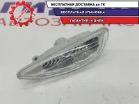 Повторитель на крыло левый белый Hyundai Solaris II 92303-H5000.