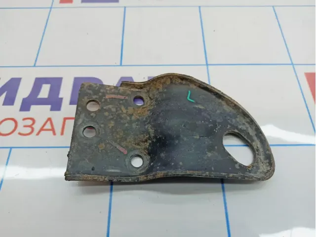 Крюк буксировочный передний левый Hyundai Sonata (EF) 84179-38000