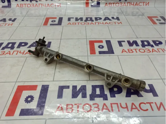 Рейка топливная (рампа) Hyundai Sonata (EF) 35304-37100
