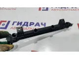 Рейка топливная Hyundai Sonata EF 3530438300.