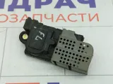 Активатор замка двери передней левой Hyundai Sonata 9573538000