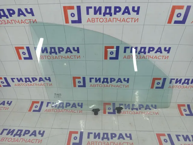 Стекло двери передней правой Hyundai Sonata 8242038020